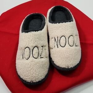 RAE DUNN Sherpa-style Fleece SNOOZE Slip-on Mule Slippers (S)